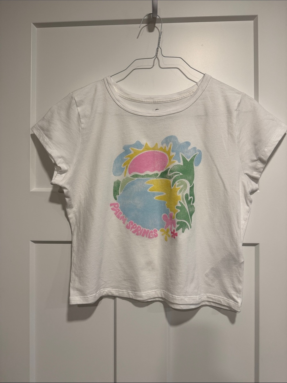 Hollister White Tee with Pink, Blue, Yellow & Green Graphic Large